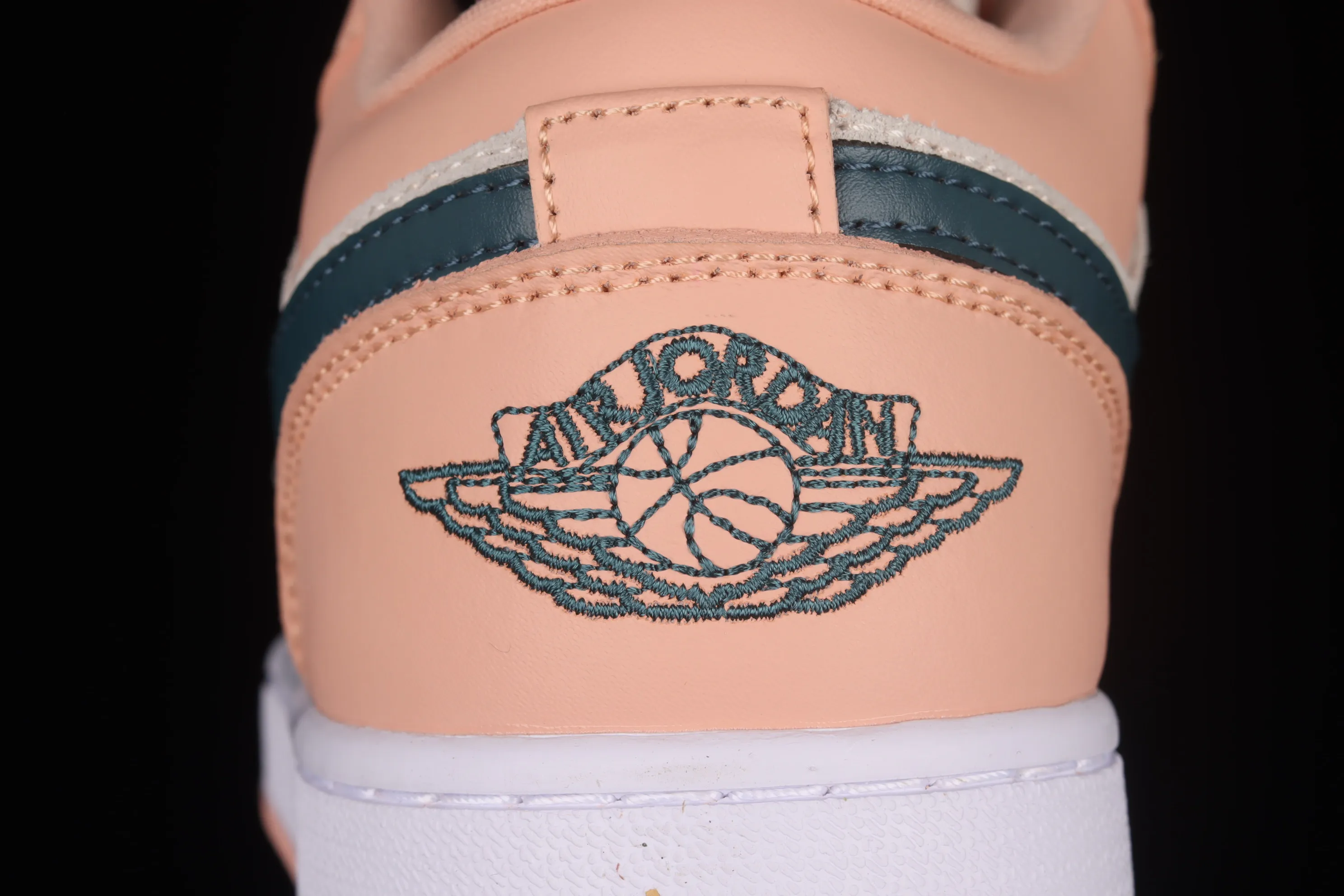 All categories Air Jordan Jordan series basketball shoes Air Jordan 1 Low Air Jordan 1 Low AJ1 Joe 1 pink and green low-top cultural sneakers DC0774-800